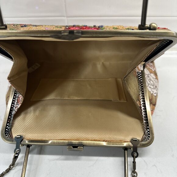 Vintage beaded evening purse with antique closure hardware Chain Strap - Picture 8 of 13